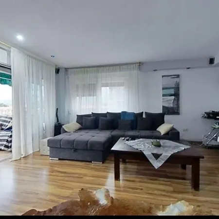 Apartamento Con Piscina Y Cerca De La Playa Apartment