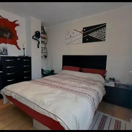 Apartamento Con Piscina Y Cerca De La Playa Apartment *